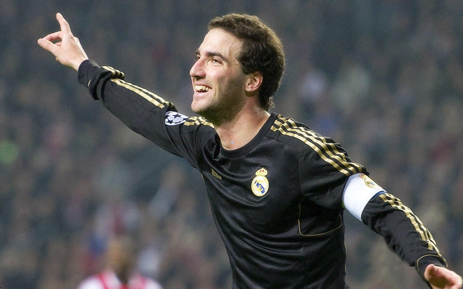 福登重燃绿茵激情，稳坐曼城核心引领新时代