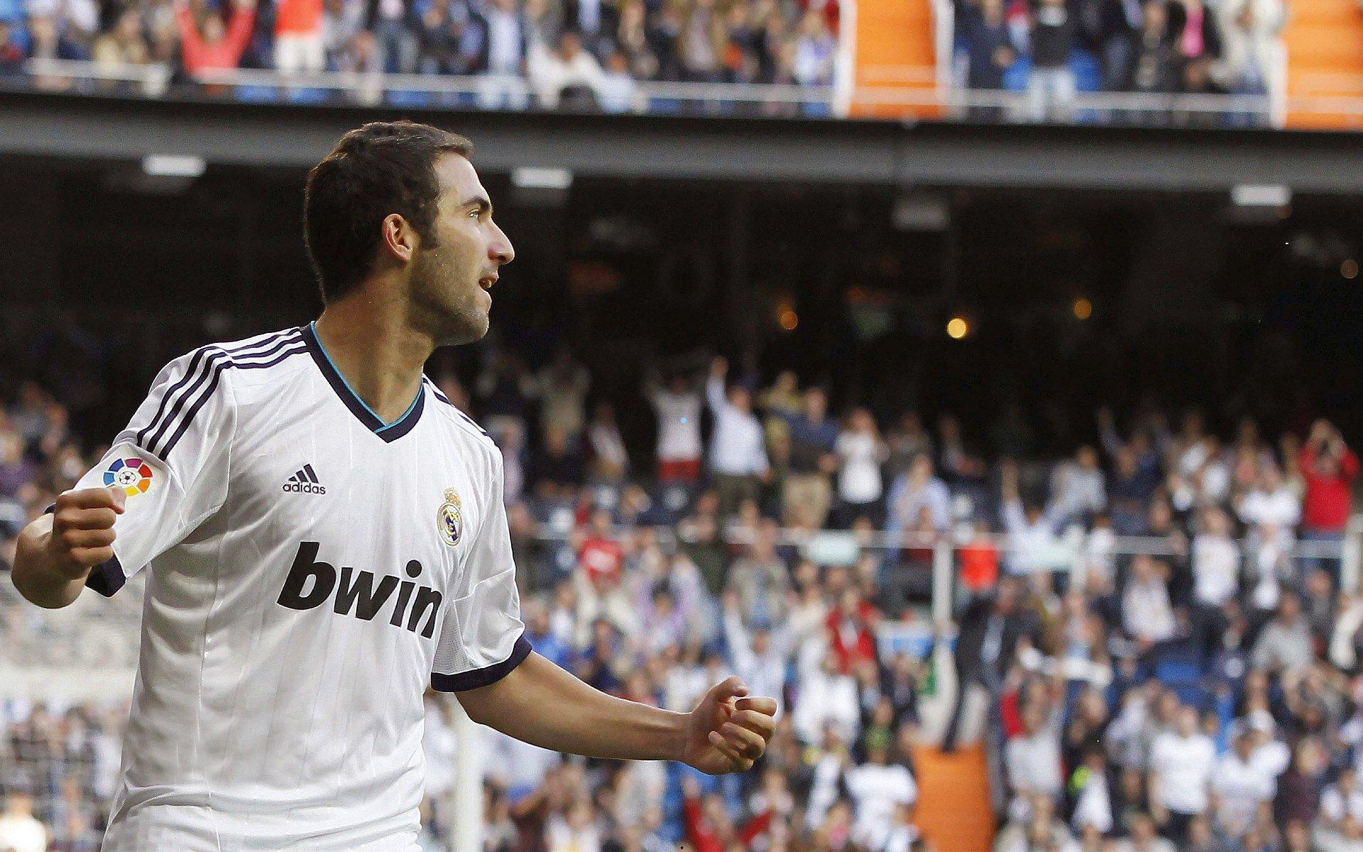 菲尔克鲁格带伤苦练展现斗志,意甲客战科莫或迎替补转折